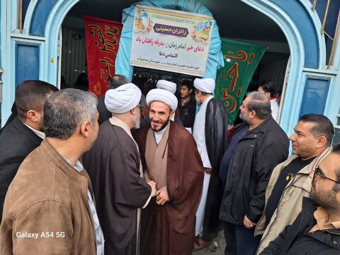 تصاویر/ بدرقه کاروان زائران حسینی مدرسه علمیه امام رضا (ع) میاندوآب به کربلای معلی