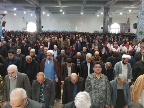تصاویر/ نمازعبادی سیاسی جمعه کاشان