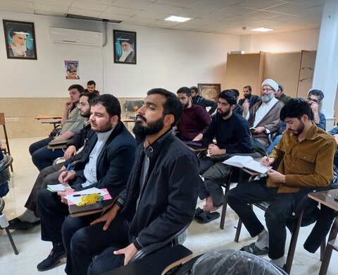 تصاویر/ دومین روز کارگاه تلبس طلاب مدارس علمیه منطقه کاشان