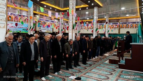 تصاویر/ اقامه نماز جمعه شهر کشاورز