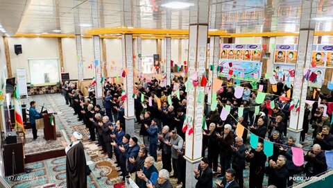 تصاویر/ اقامه نماز جمعه شهر کشاورز