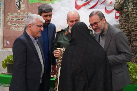 مراسم بزرگداشت شهدای انقلاب کاشان و آران و بیدگل در روستای یزدل
