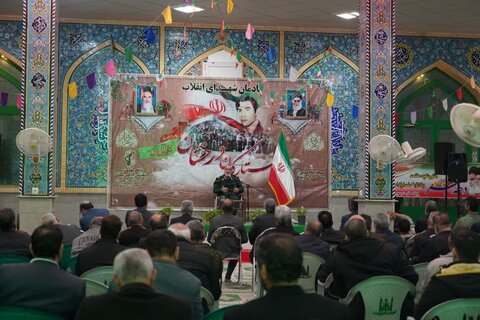 مراسم بزرگداشت شهدای انقلاب کاشان و آران و بیدگل در روستای یزدل