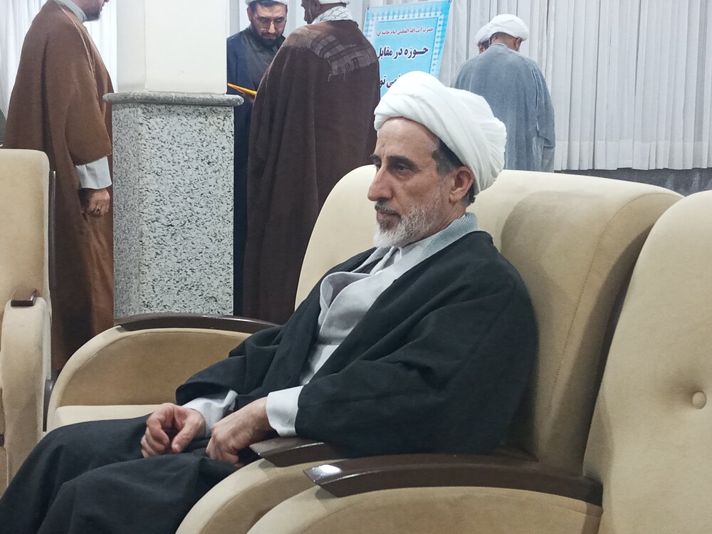 حوزه‌ علمیه، پرچمدار تبیین انقلاب اسلامی در جهان است