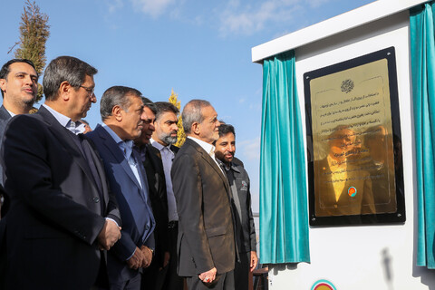 تصاویر/ افتتاح مجتمع‌ تفریحی و گردشگری در سیرجان با حضور رئیس جمهور