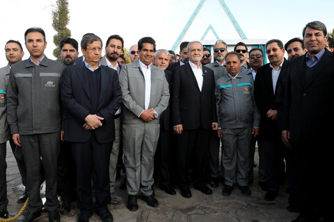 تصاویر/ افتتاح مجتمع‌ تفریحی و گردشگری در سیرجان با حضور رئیس جمهور