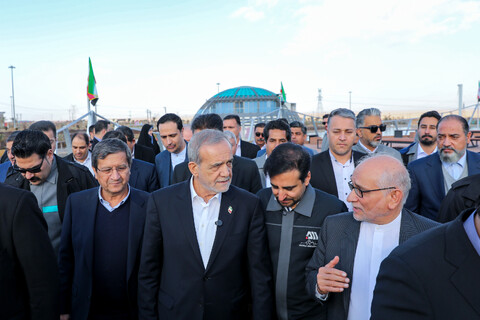 تصاویر/ افتتاح مجتمع‌ تفریحی و گردشگری در سیرجان با حضور رئیس جمهور