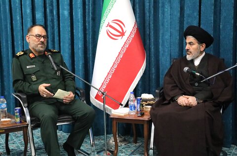 تصاویر/ دیدار فرماندهان نظامی و انتظامی با نماینده ولی فقیه درآذربایجان غربی
