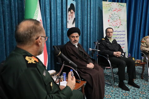 تصاویر/ دیدار فرماندهان نظامی و انتظامی با نماینده ولی فقیه درآذربایجان غربی