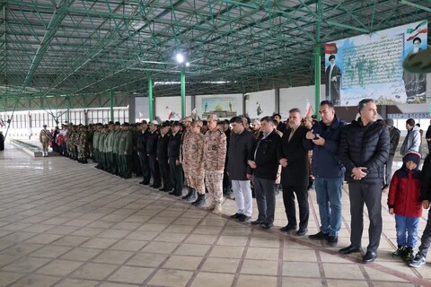 تصاویر/ عطرافشانی و غباروبی گلزار شهدای مرند برگزار شد