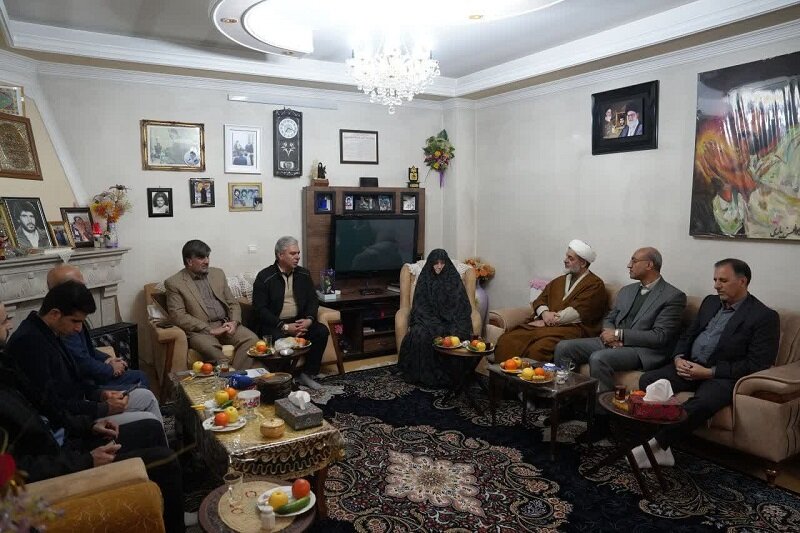 دیدار استاندار کرمانشاه با خانواده شهیدان جعفری و شهید یاری