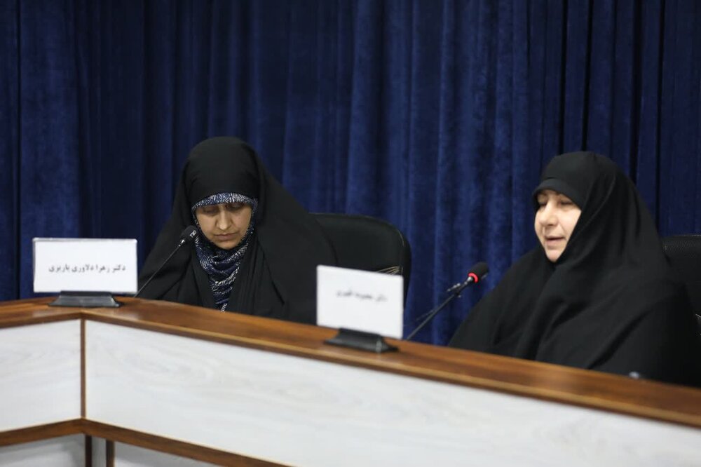 اشتغال زنان از منظر فقهی و اجتماعی؛ چالشها و راهکارها