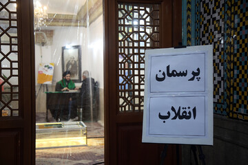 برپایی میز «پرسمان انقلاب» در مقبره شیخ فضل‌الله نوری