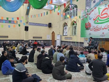 تصاویر/جشن بزرگ انقلاب اسلامی و ولادت با سعادت حضرت علی اکبر (ع) در حسینیه سنندج