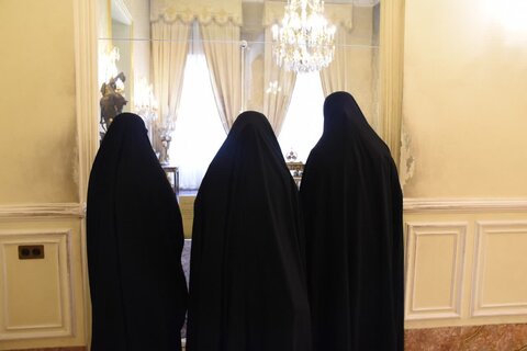 بازدید اساتید خواهر حوزه علمیه خراسان از کاخ سعدآباد