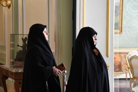 بازدید اساتید خواهر حوزه علمیه خراسان از کاخ سعدآباد