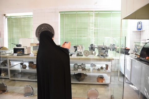 بازدید اساتید خواهر حوزه علمیه خراسان از کاخ سعدآباد