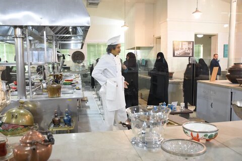 بازدید اساتید خواهر حوزه علمیه خراسان از کاخ سعدآباد