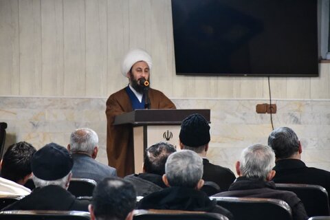 تصاویر/ محفل شعر و روایتگری حماسـه و ایثار  در خوی