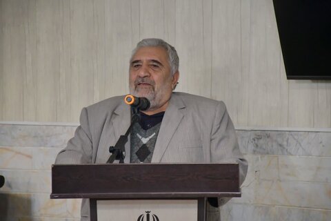 تصاویر/ محفل شعر و روایتگری حماسـه و ایثار  در خوی