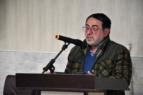 تصاویر/ محفل شعر و روایتگری حماسـه و ایثار  در خوی