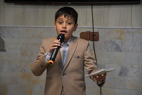 تصاویر/ محفل شعر و روایتگری حماسـه و ایثار  در خوی