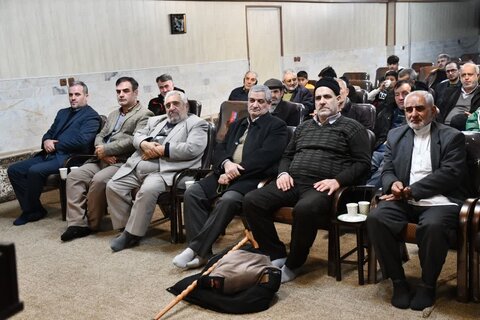 تصاویر/ محفل شعر و روایتگری حماسـه و ایثار  در خوی