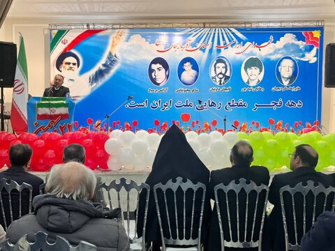 تصاویر/  مراسم گرامیداشت دهه فجر انقلاب اسلامی در کلیسای ارامنه ارومیه