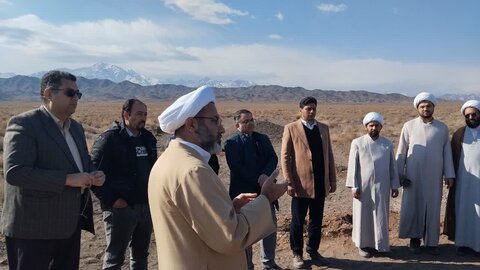 تصاویر/ مشارکت طلاب و روحانیون حوزه علمیه کاشان در برنامه درختکاری