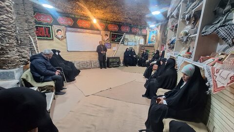 تصاویر/حضور طلاب بسیج فارغ‌التحصیلان موسسه آموزش عالی ریحانة النبی اراک در حسینیه سنگر