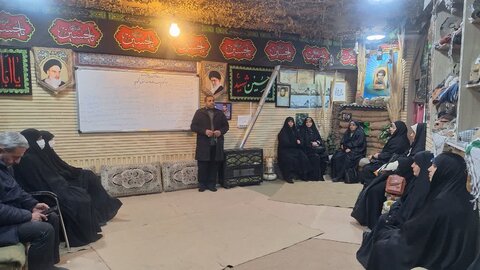 تصاویر/حضور طلاب بسیج فارغ‌التحصیلان موسسه آموزش عالی ریحانة النبی اراک در حسینیه سنگر