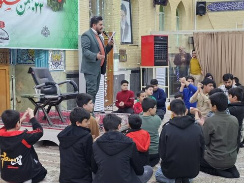 تصاویر/جشن بزرگ انقلاب اسلامی و ولادت با سعادت حضرت علی اکبر (ع) در حسینیه مقدسه سنندج