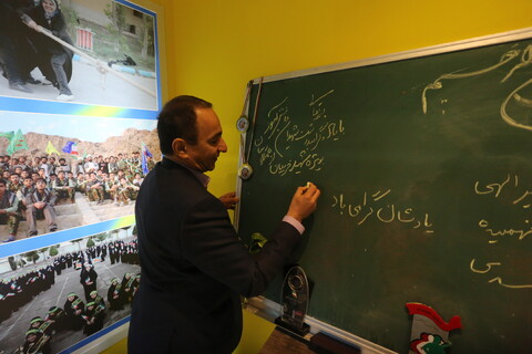 تصاویر / افتتاح نمایشگاه معرفی  فعالیت های برجسته  رده های مقاومت بسیج در استان اصفهان