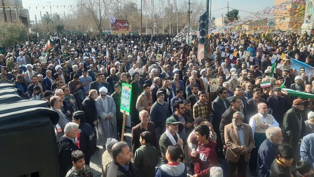 اعلام مسیرهای راهپیمایی یوم الله ۲۲بهمن در شهرستان آران و بیدگل