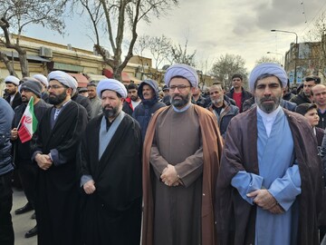 تصاویر/ حضور حماسی مردم سنندج در راهپیمایی ۲۲ بهمن