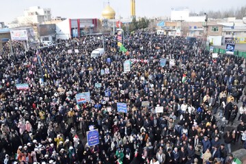 فیلم| حضور پرشور مردم ولایتمدار و انقلابی میاندوآب سرافراز در راهپیمایی باشکوه ۲۲ بهمن