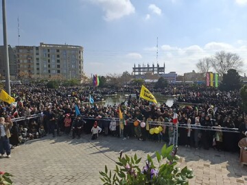 تصاویر/ حضور پرشور مردم انقلابی کاشان در راهپیمایی ۲۲ بهمن