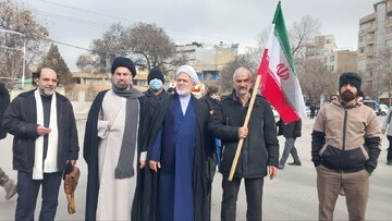 تصاویر/ حضور حوزویان بروجرد در راهپیمایی یوم الله ۲۲ بهمن