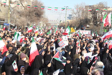 فیلم | حضور مردم استان قزوین در مراسم راهپیمایی یوم الله  بهمن