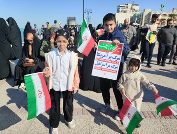 تصاویر/ حضور نسل اول و دهه هشتادی و نودی ها انقلاب در راهپیمایی ۲۲ بهمن