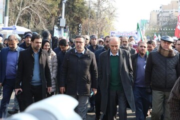 تصاویری از حضور دانشگاهیان شهر تهران در مراسم راهپیمایی یوم الله ۲۲ بهمن