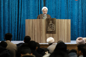 مشارکت حداکثری حوزه و روحانیت در پیروزی انقلاب و دفاع مقدس