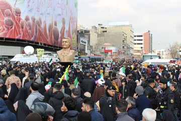 تصاویر/ جواب حماسی مردم انقلابی تهران در راهپیمایی ۲۲ بهمن به استکبار جهانی