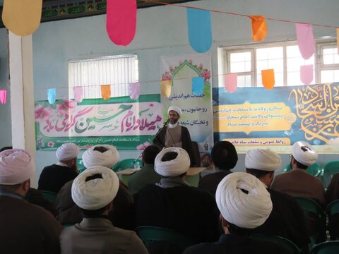 تصاویر/ نشست  هم اندیشی روحانیون متنفذین شیعه و سنی چالدران