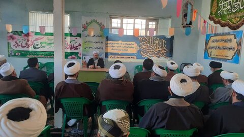 تصاویر/ نشست  هم اندیشی روحانیون متنفذین شیعه و سنی چالدران