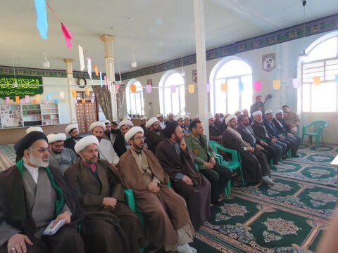 تصاویر/ نشست  هم اندیشی روحانیون متنفذین شیعه و سنی چالدران