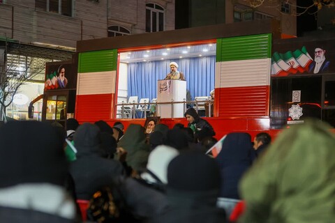 تصاویر/ مراسم جشن چهل و ششمین سالگرد پیروزی انقلاب اسلامی ایران در مسجد حاج وهاب آقا