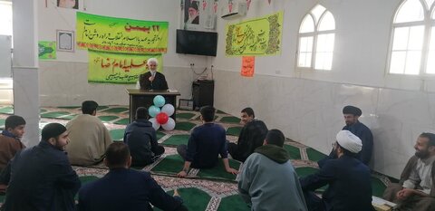 تصاویر جشن سالگرد پیروزی انقلاب در مدرسه امام رضا(ع)پلدختر