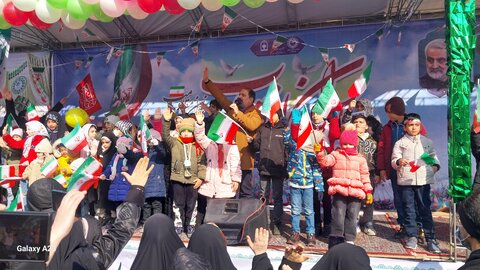 حضور مردم انقلابی شهر تهران در ساعات اولیه راهپیمایی ۲۲