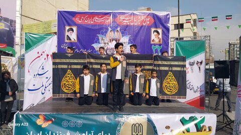 حضور مردم انقلابی شهر تهران در ساعات اولیه راهپیمایی ۲۲